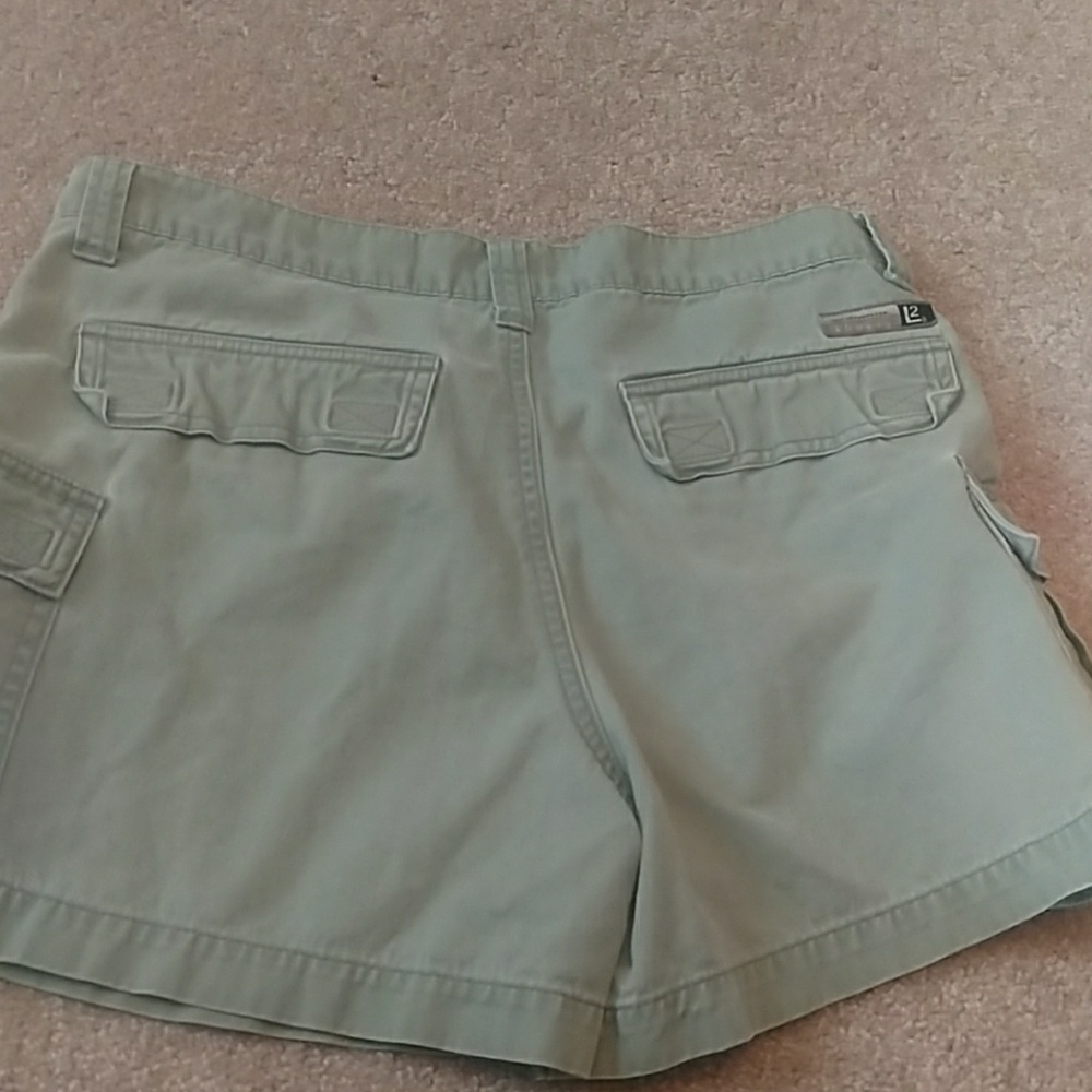 Shorts - Picture 3 of 4